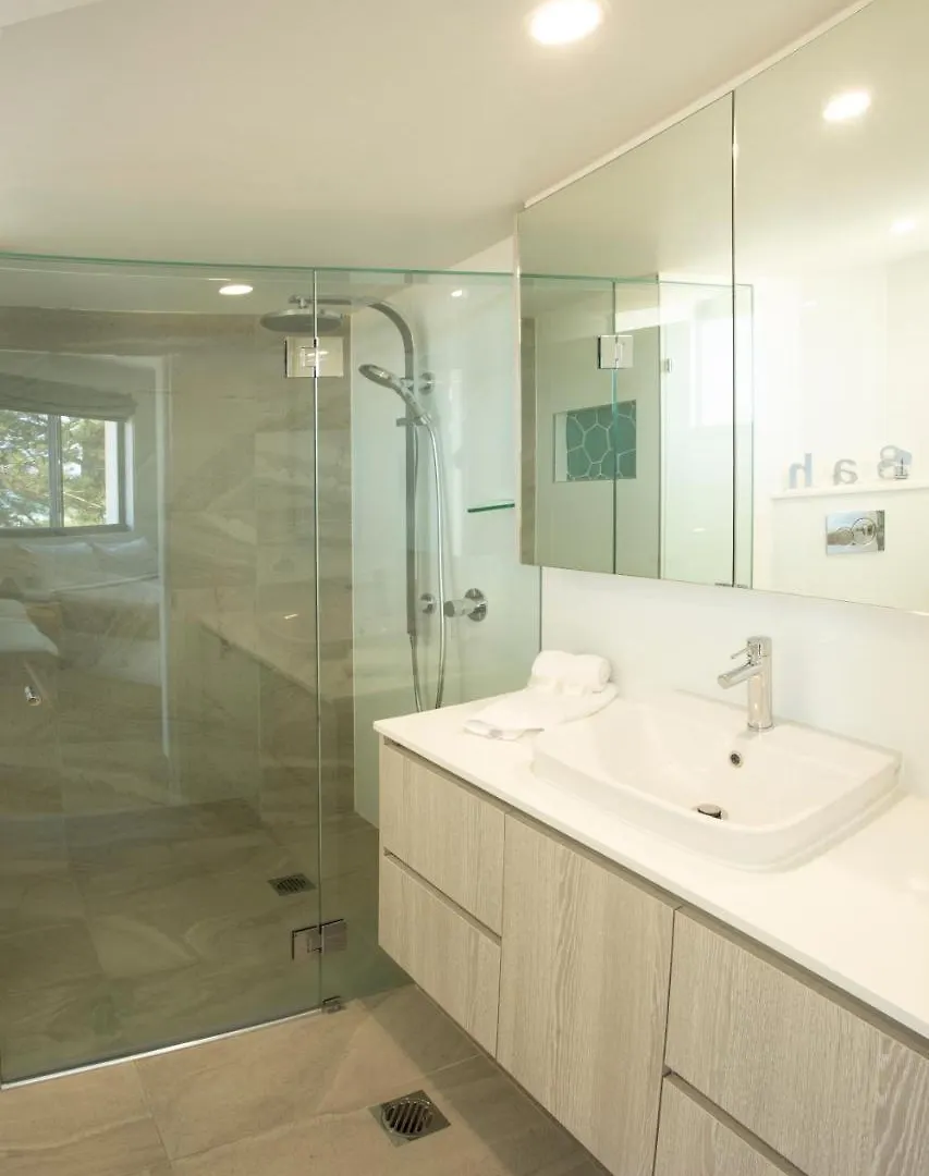 Aparthotel Oceanside - Absolute Beachfront