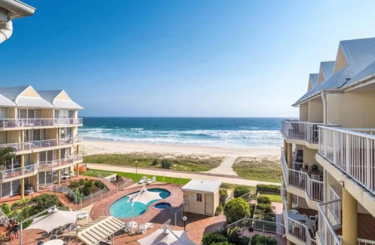 Crystal Beachfront Hotel apartamentowy 3*