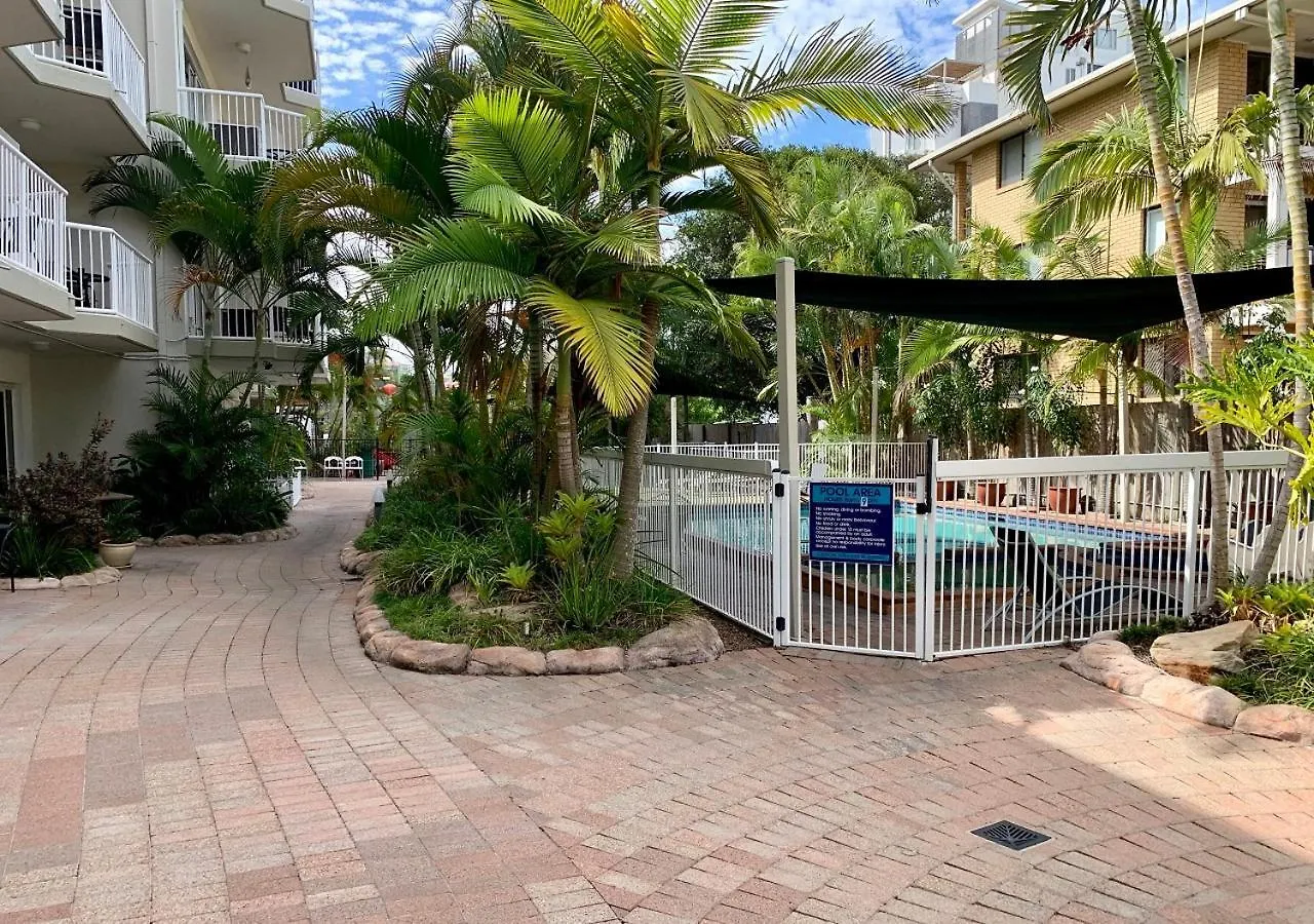 Outrigger Burleigh Hotell
