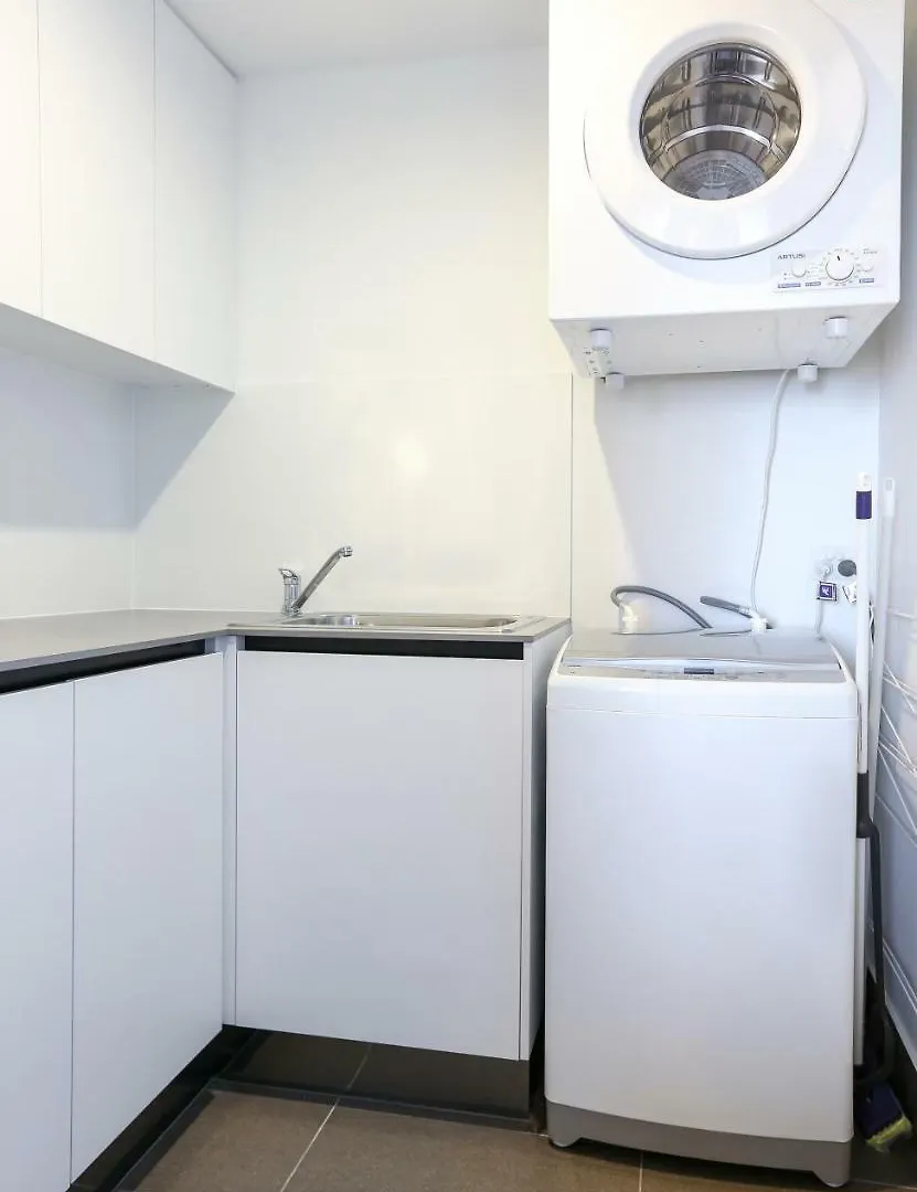 Qube Broadbeach 4*