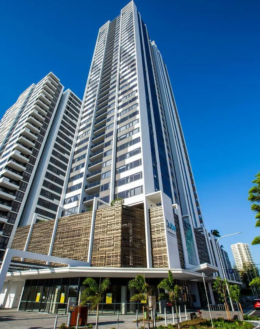 Qube Broadbeach 4*