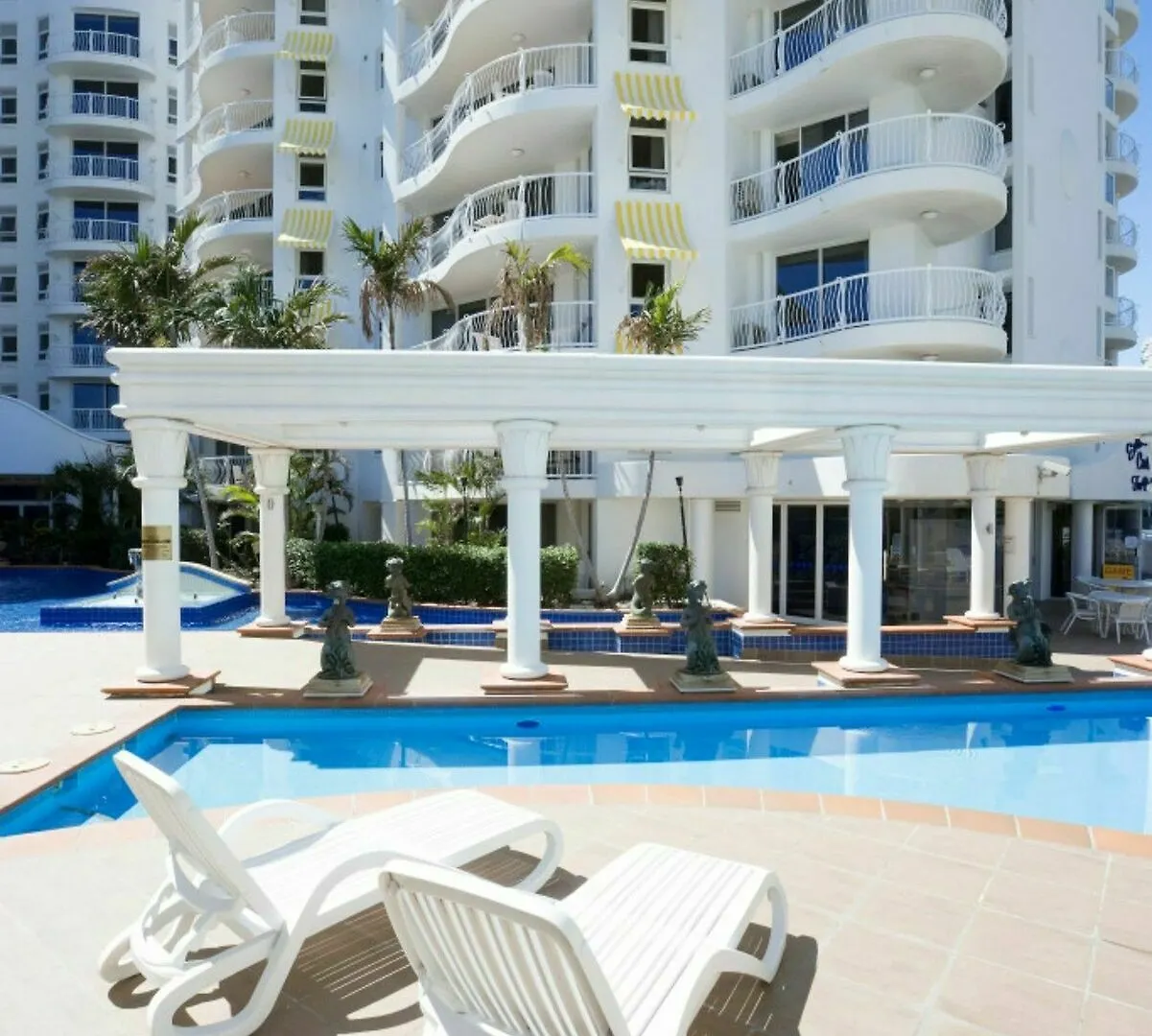The Phoenician 4*