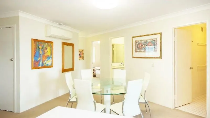 San Chelsea Beachside Aparthotel 3*