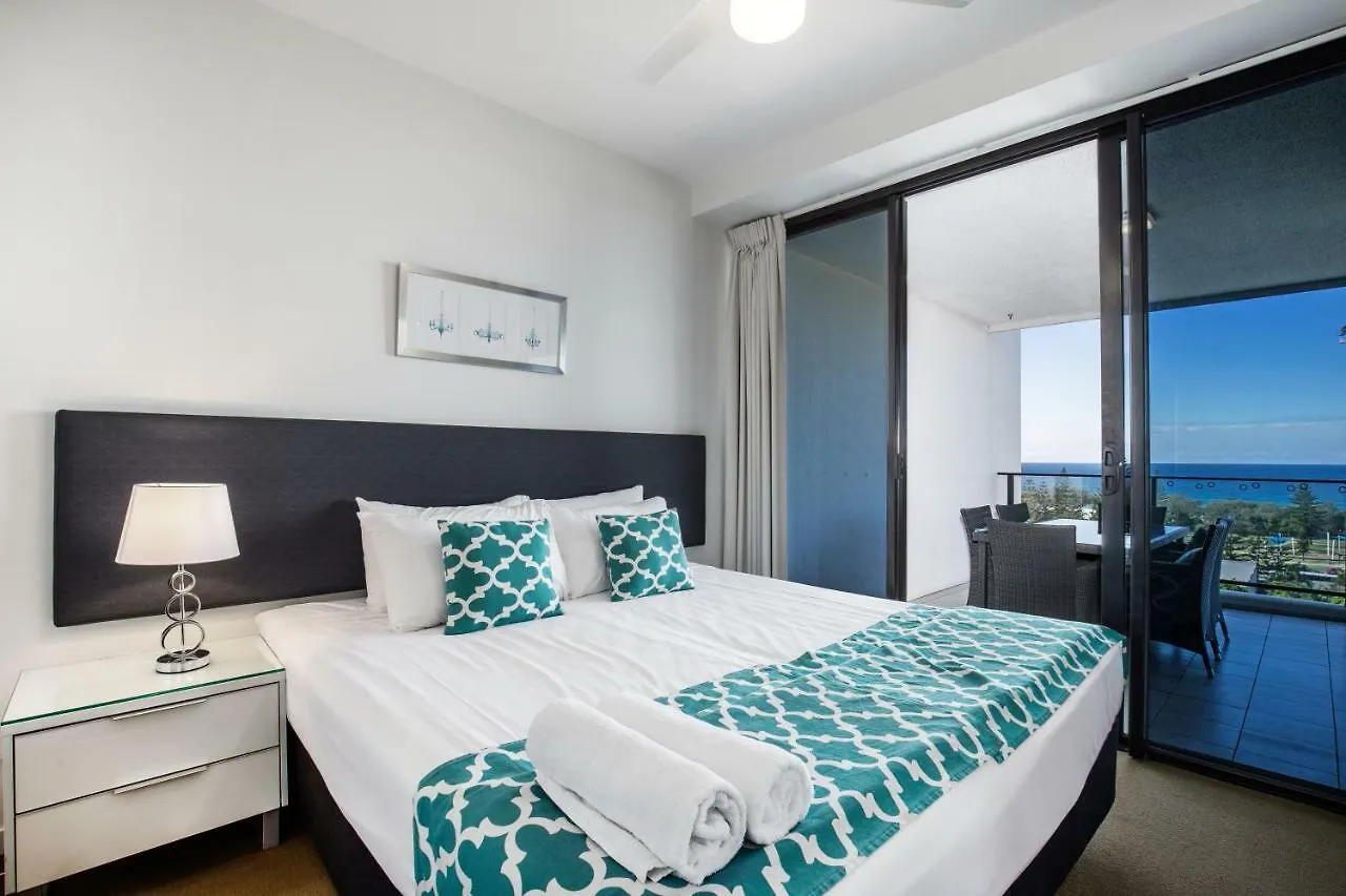 Ultra Broadbeach 4*