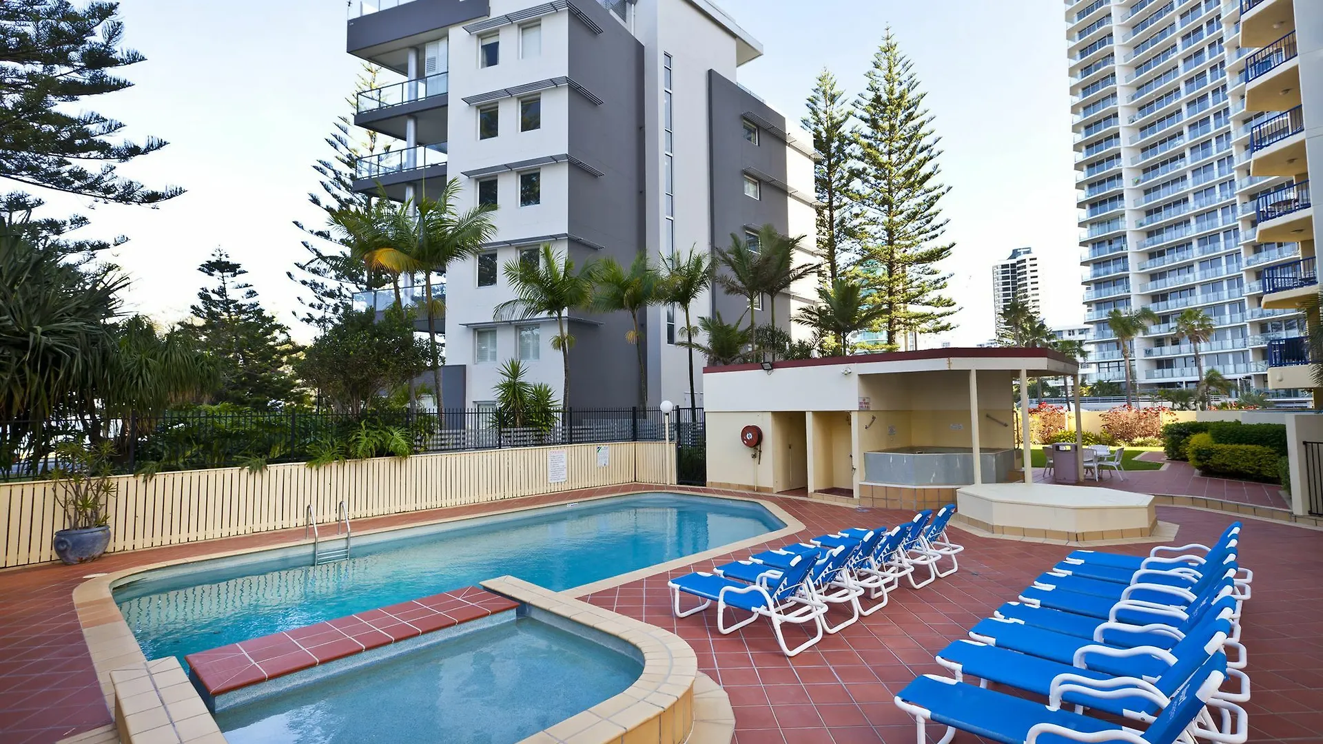 Apart-hotel Surf Regency 3*