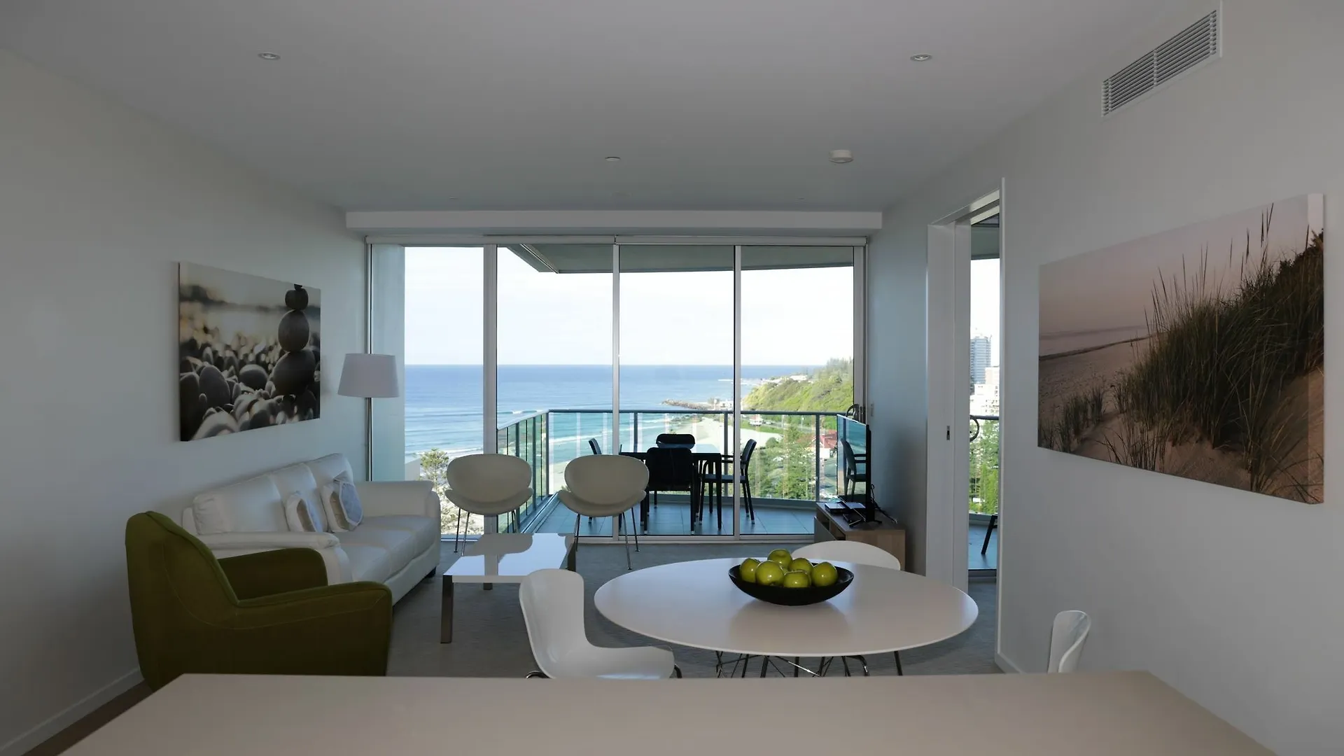 Nirvana By The Sea 4* Gold Coast