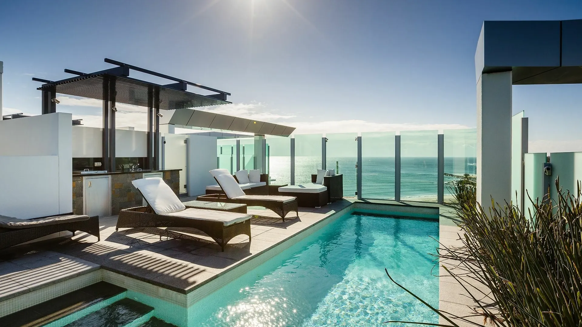 Nirvana By The Sea 4* Gold Coast