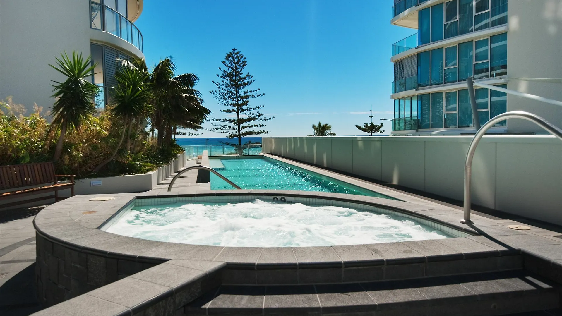 Rezort Reflections Tower Two Gold Coast
