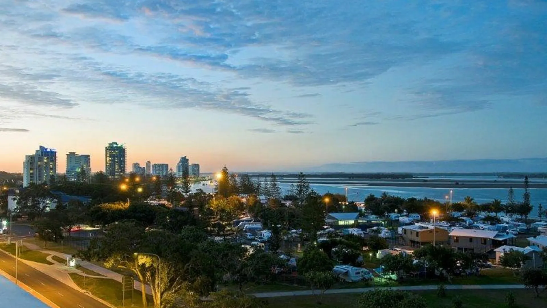 Aparthotel Aqualine On The Broadwater 4*