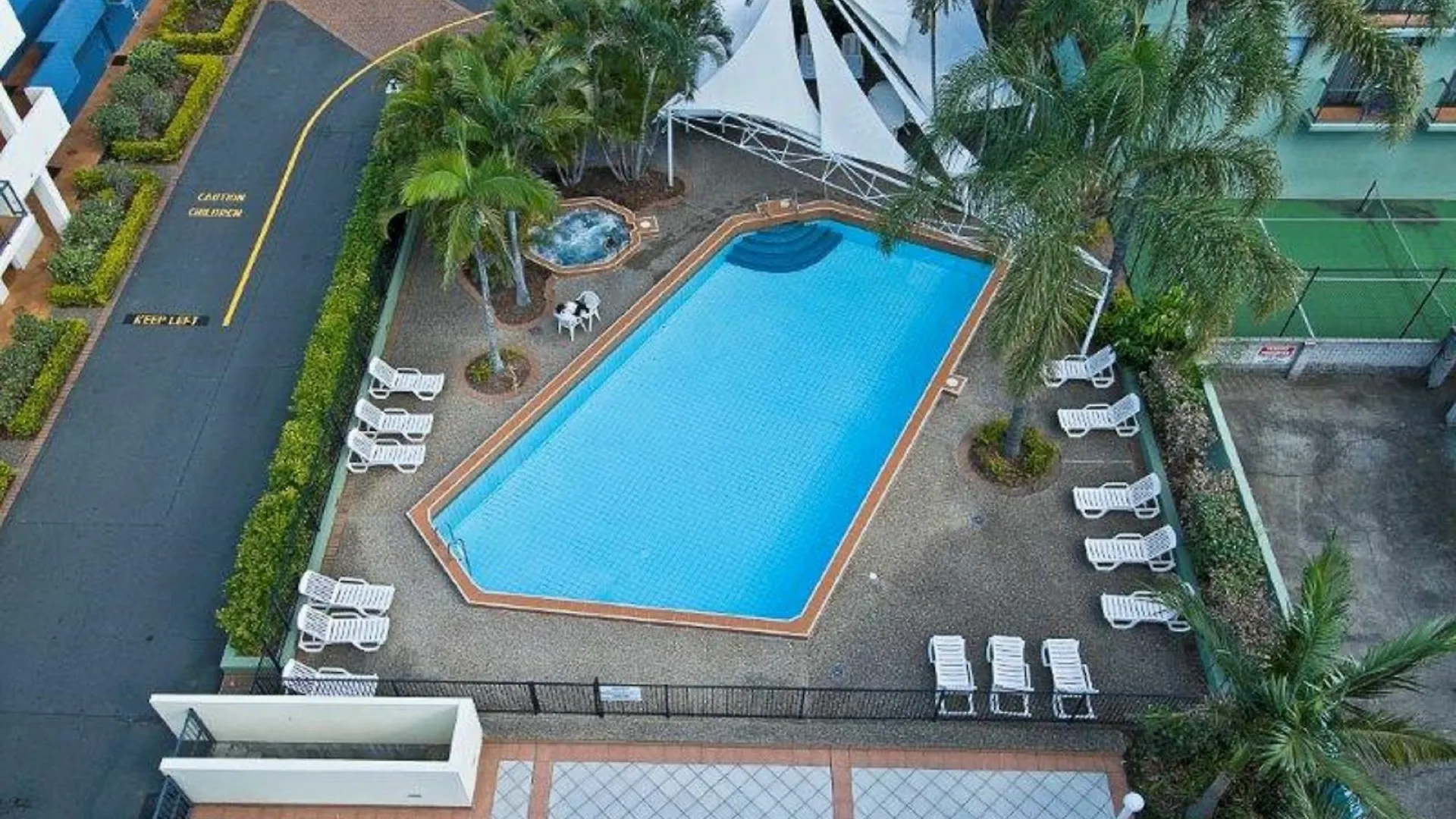 Aqualine On The Broadwater 4*