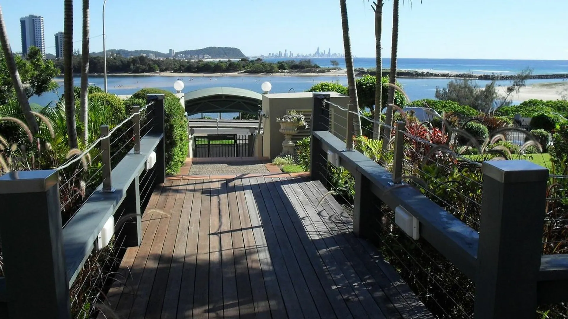 Little Cove Currumbin Aparthotel