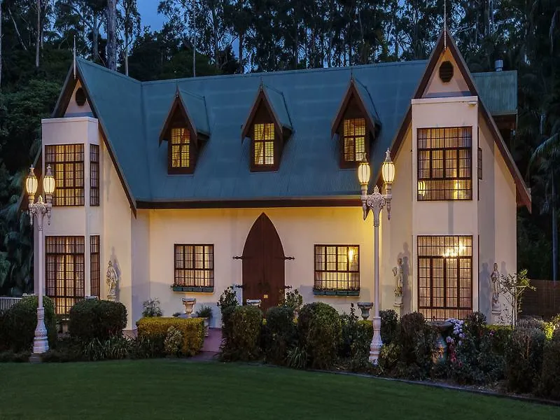 Mt Tamborine Stonehaven Manor Vendégház 4*