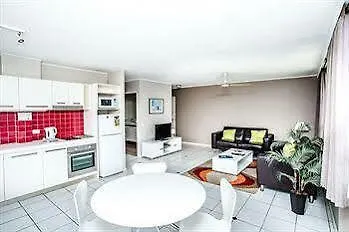 Aparthotel The Shore - Beachfront Gold Coast