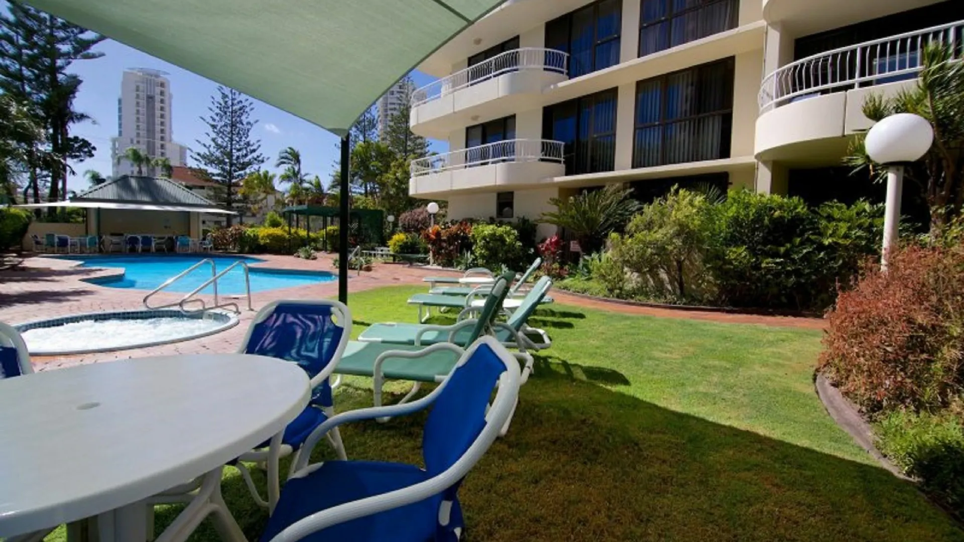 Capricornia Aparthotel 4*