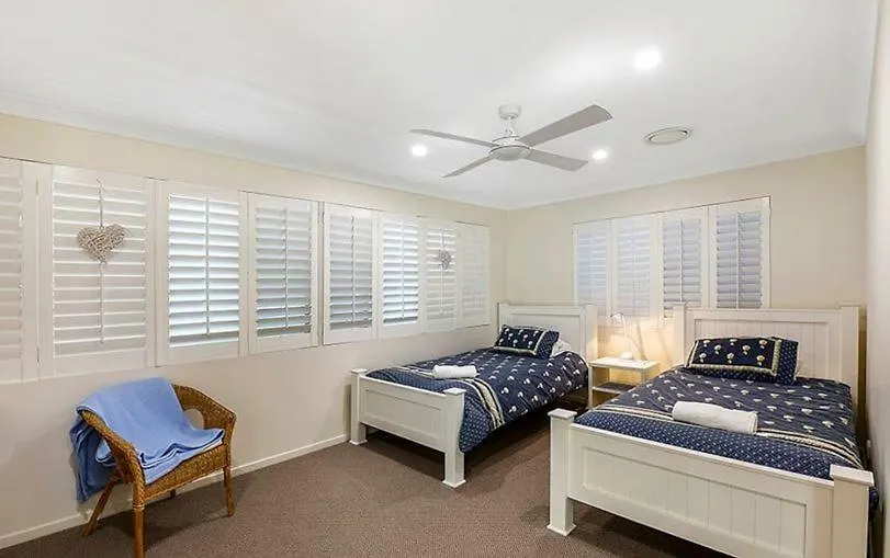 Holiday home Beachfront Beauty! *