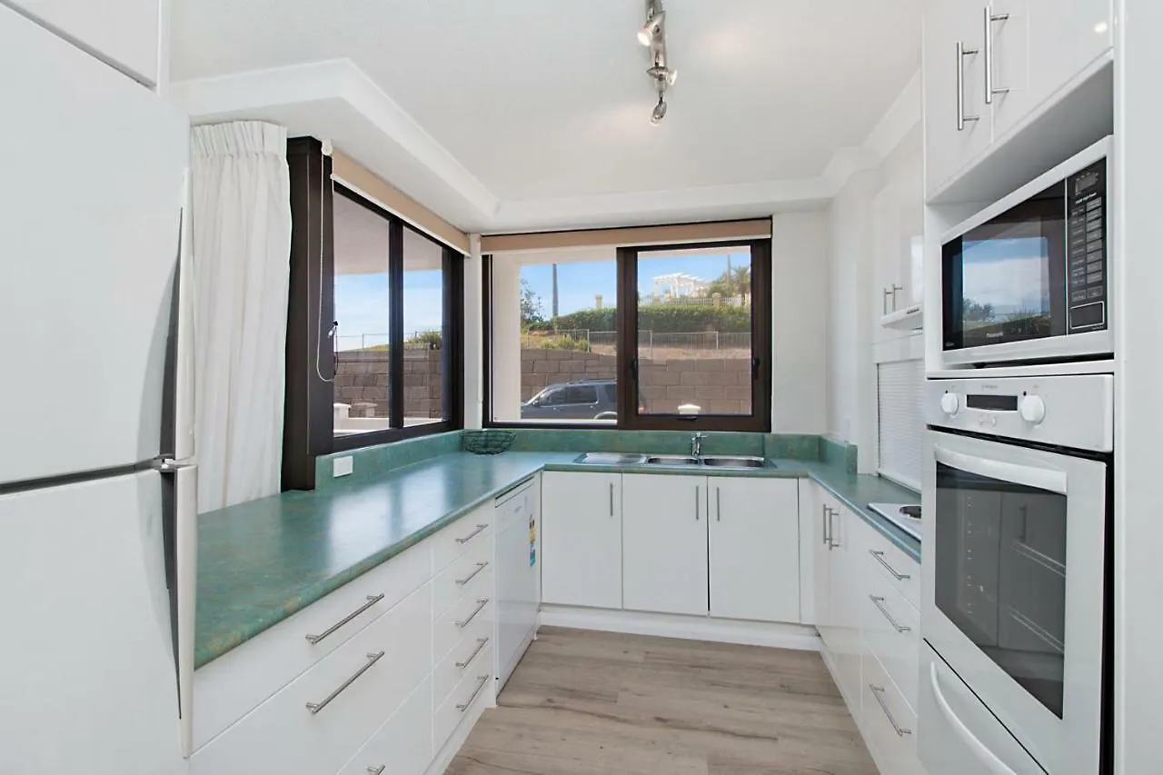 Carool Unit 6 2 Bedroom Ensuited Unit In The Heart Of Rainbow Bay *