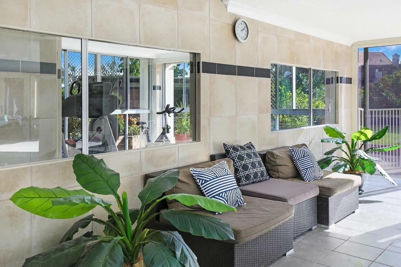 Pacific Regis Beachfront 4* Gold Coast