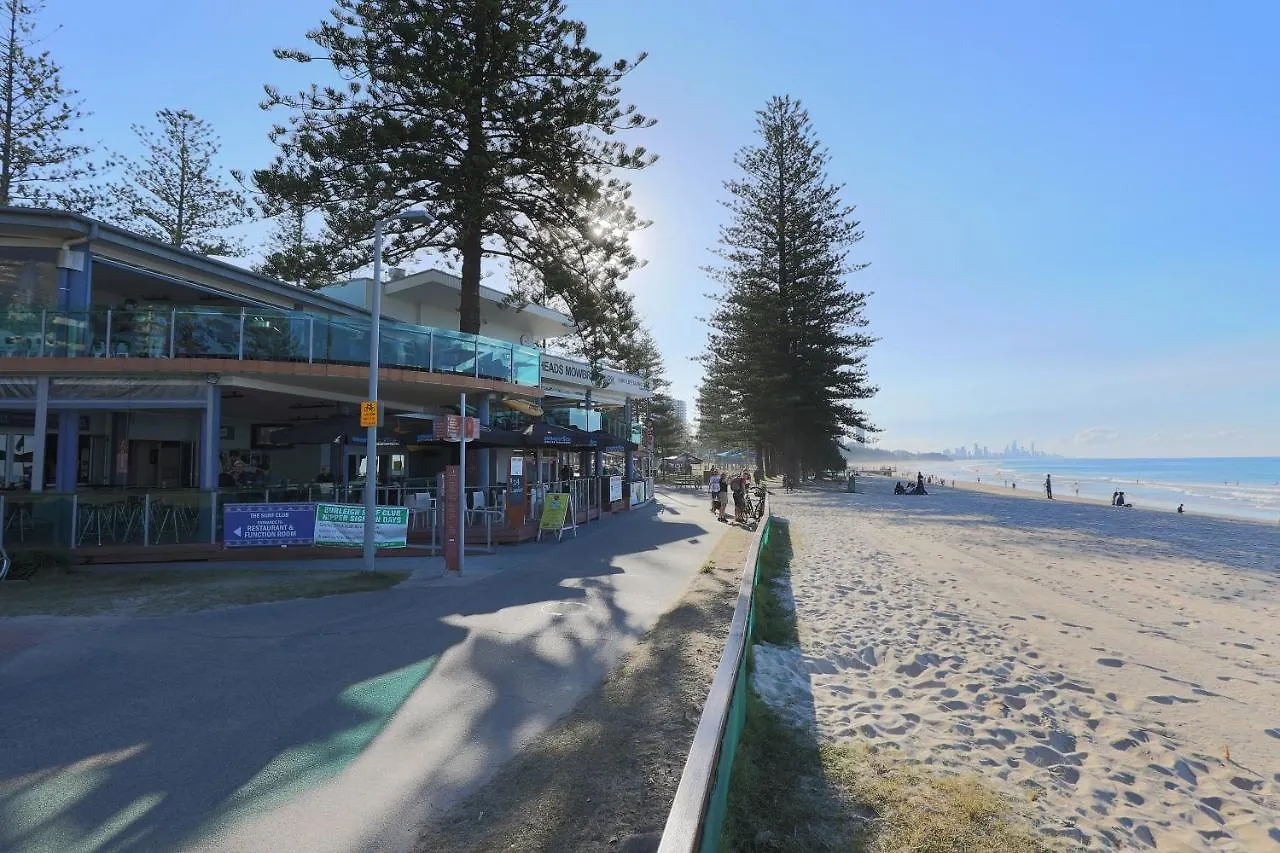 Pacific Regis Beachfront Apart-hotel