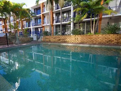 Club Surfers Hotel apartamentowy 3*