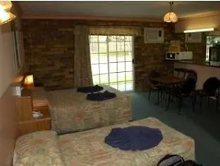 Coomera Motor 3*