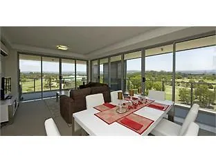 Signature Waterfront Aparthotel Gold Coast