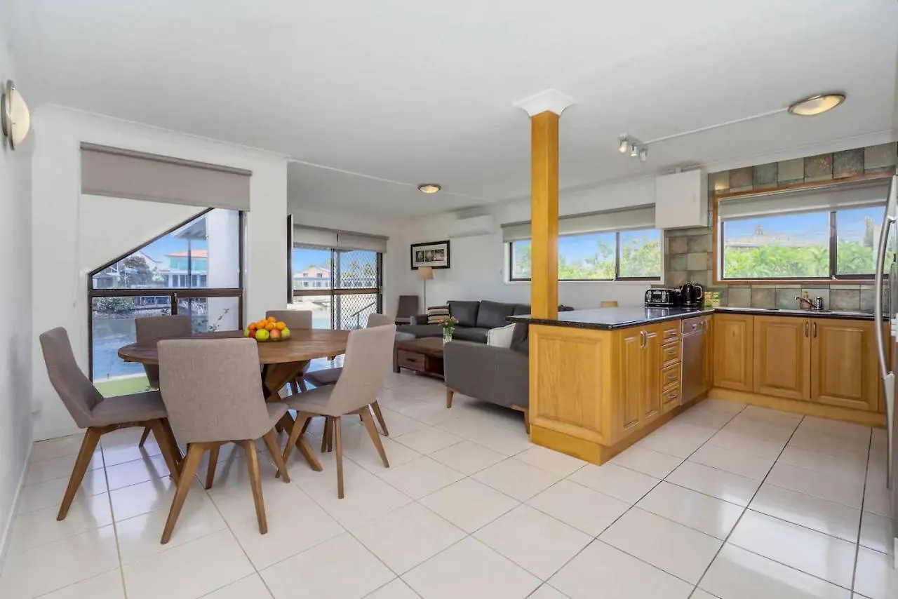 Luxury, Pets, Beach, Convention, Casino, Shopping, Privacy Apartment *