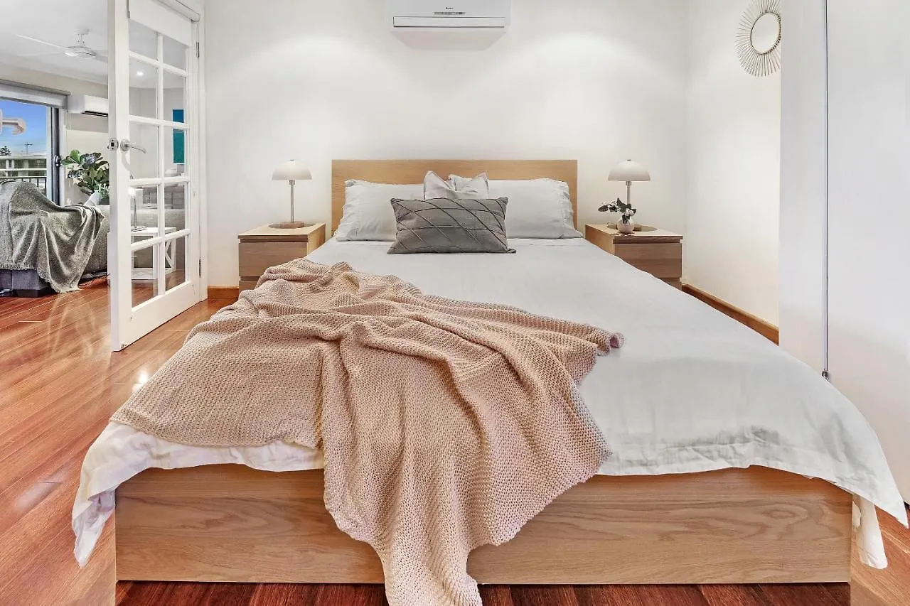 Luxury, Pets, Beach, Convention, Casino, Shopping, Privacy * Gold Coast