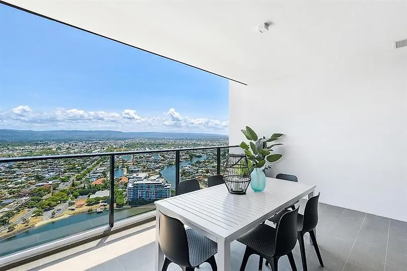 Qube Broadbeach 4*