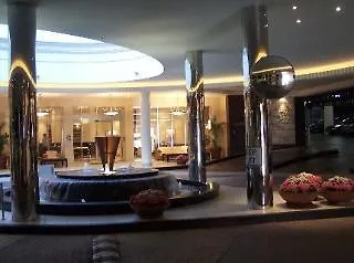 Chevron Renaissance Private 호텔