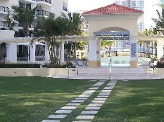 Chevron Renaissance Private 골드코스트