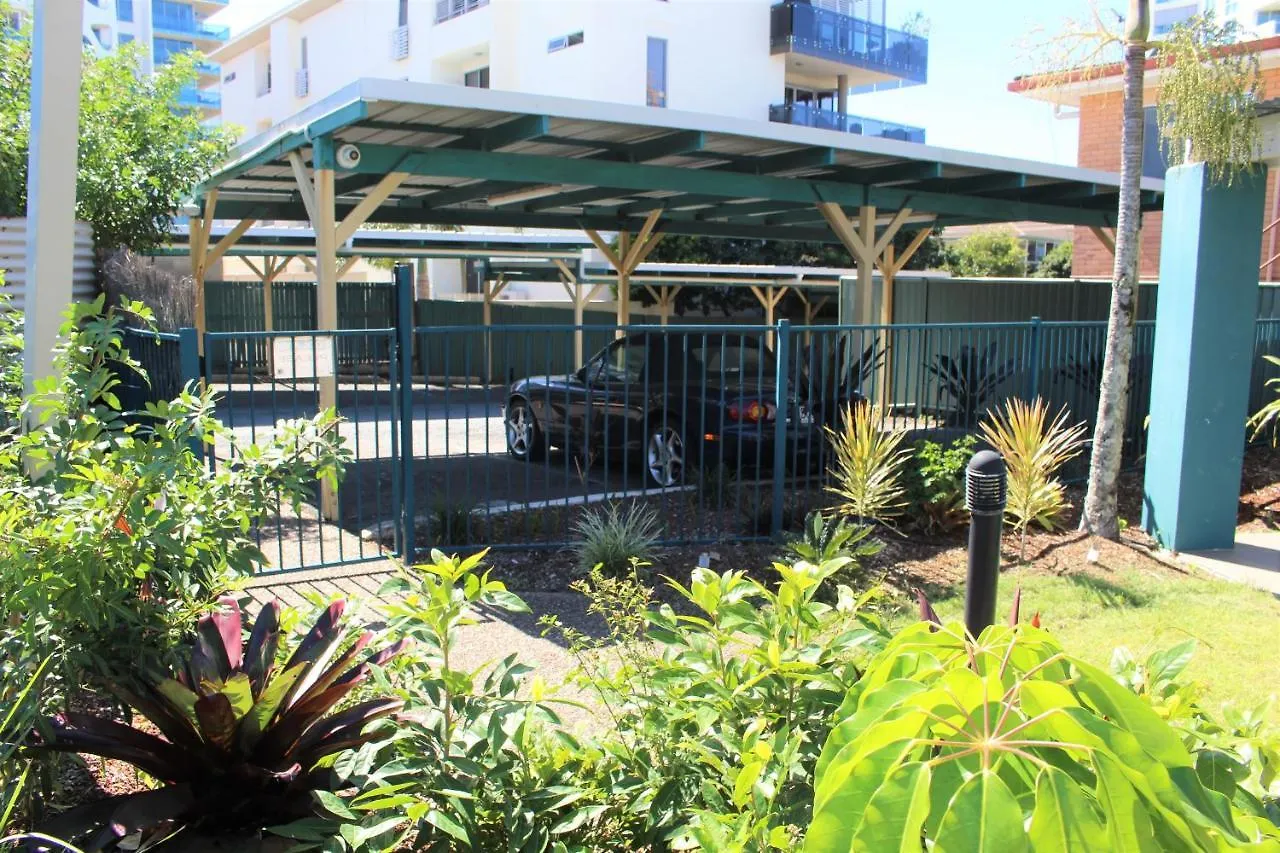 Broadwater Keys Апарт-отель