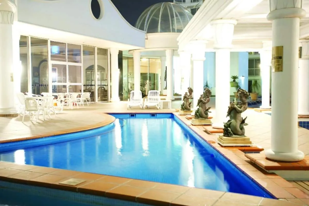 Broadbeach Apartahotel 4*