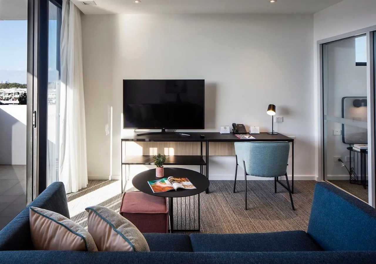Quest Robina Aparthotel 4*